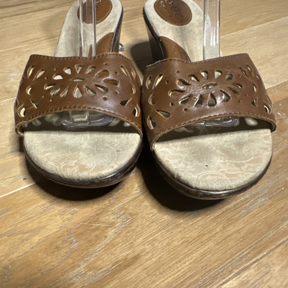 BOC Wedge Sandal Womens 9 Brown Leather Laser Cut Floral Slide Summer Shoes